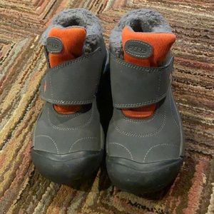 Keen kid’s boots youth size 3